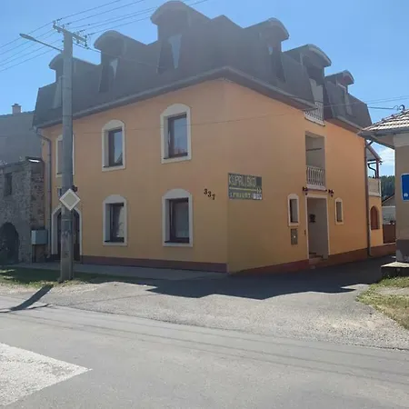 Apartmanovy Dom Magda Vrbov Exterior photo